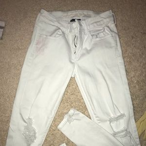 White jeans American eagle.